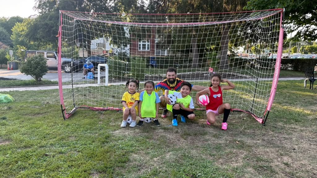 Deportes: soccer on the lawn at CCATE.